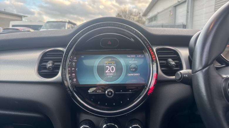 MINI Hatchback 1.5 Cooper Exclusive 3dr Auto Petrol Hatchback